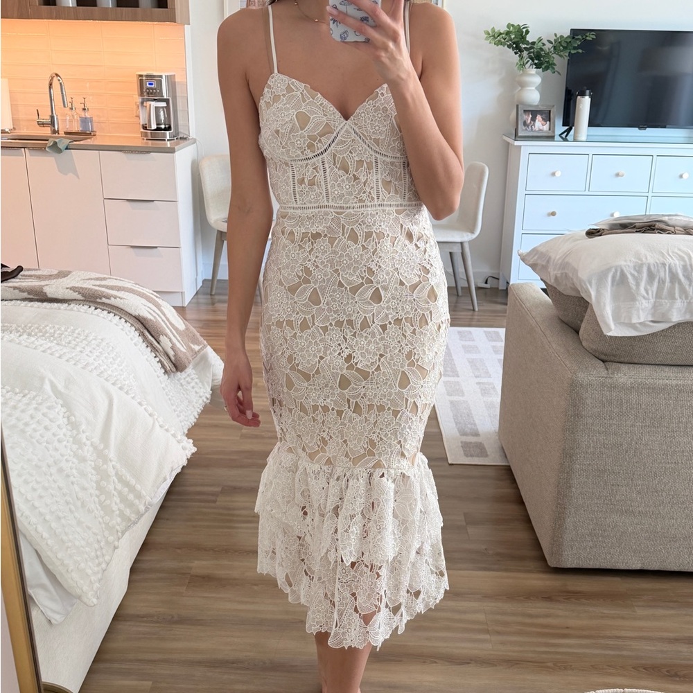 Elegant Lace Midi Dress in White & Cream
